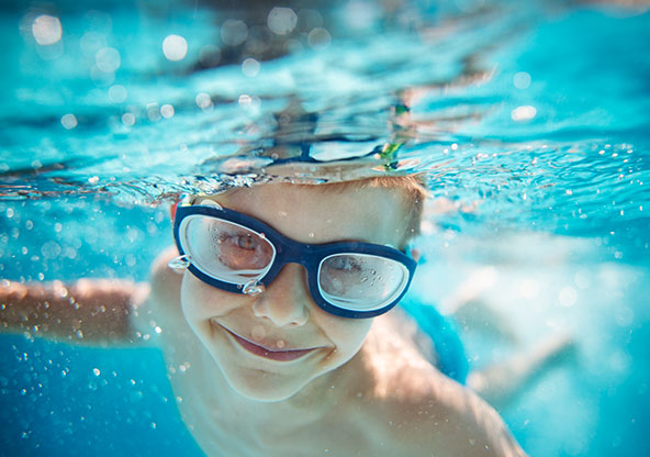 Swim Lessons: When to Start & What Parents Should Know 
